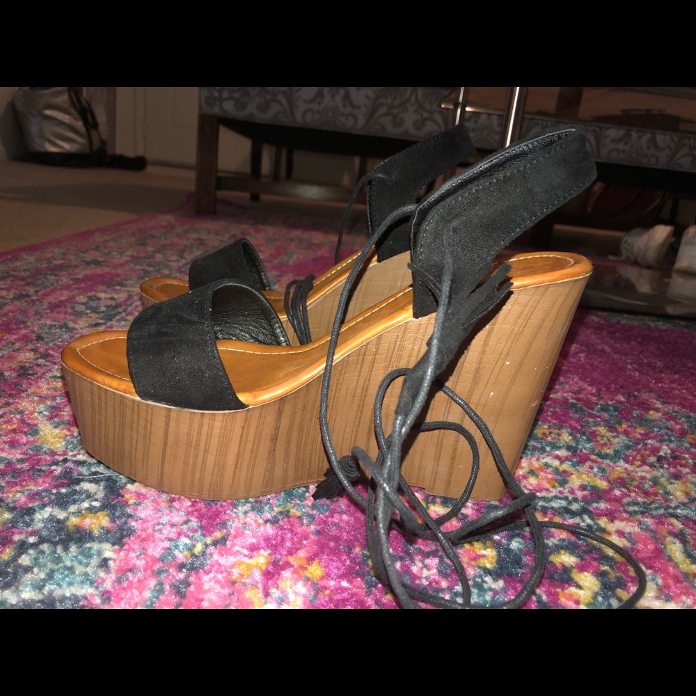 7.5 Lace up Wedges